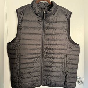 Amazon Essentials Men's Charcoal Puffer Vest